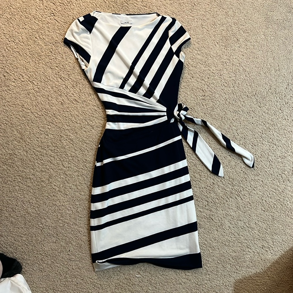Cache dress SMALL